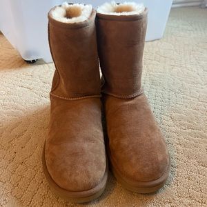UGG classic short size 7 chestnut